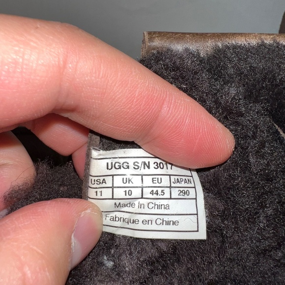 UGG - Men's Hilgard/Butte Short Boot - Brown Leather/Sheepskin - US 11 - 80% OFF - Picture 9 of 10